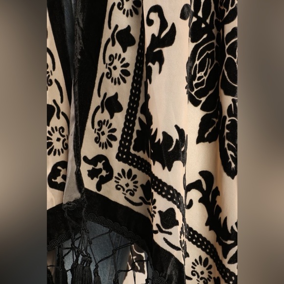 Velvet Burnout Fringe Kimono. Bohemian - Picture 7 of 13